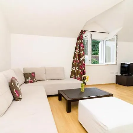 Nikola - One Bedroom With Two Balconies And Sea View Relax 公寓